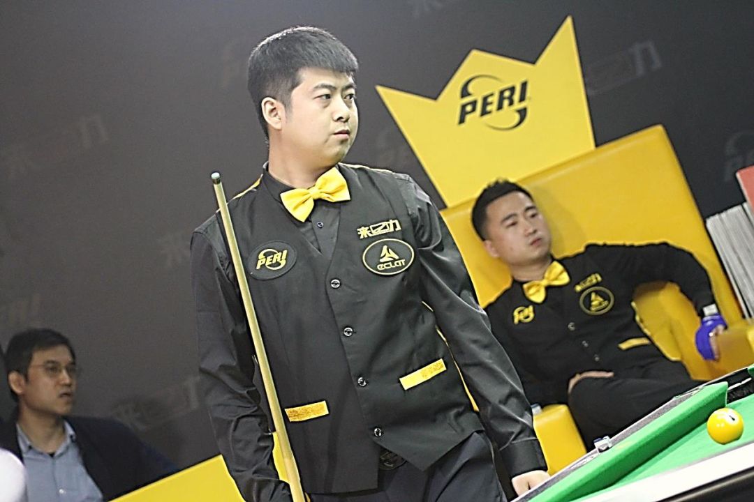 她在一次比 她在一次比